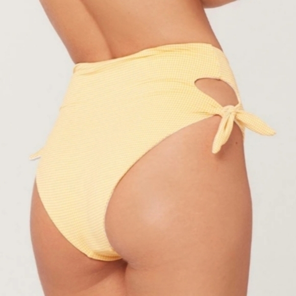 L*Space Daisy Top Bummin Bottom Sunshine Yellow - Picture 8 of 13